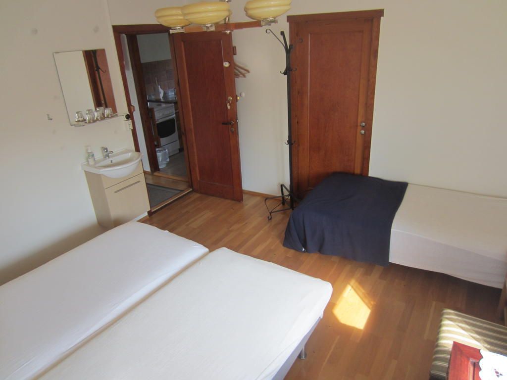 Nes Guesthouse Рейкгольт Номер фото