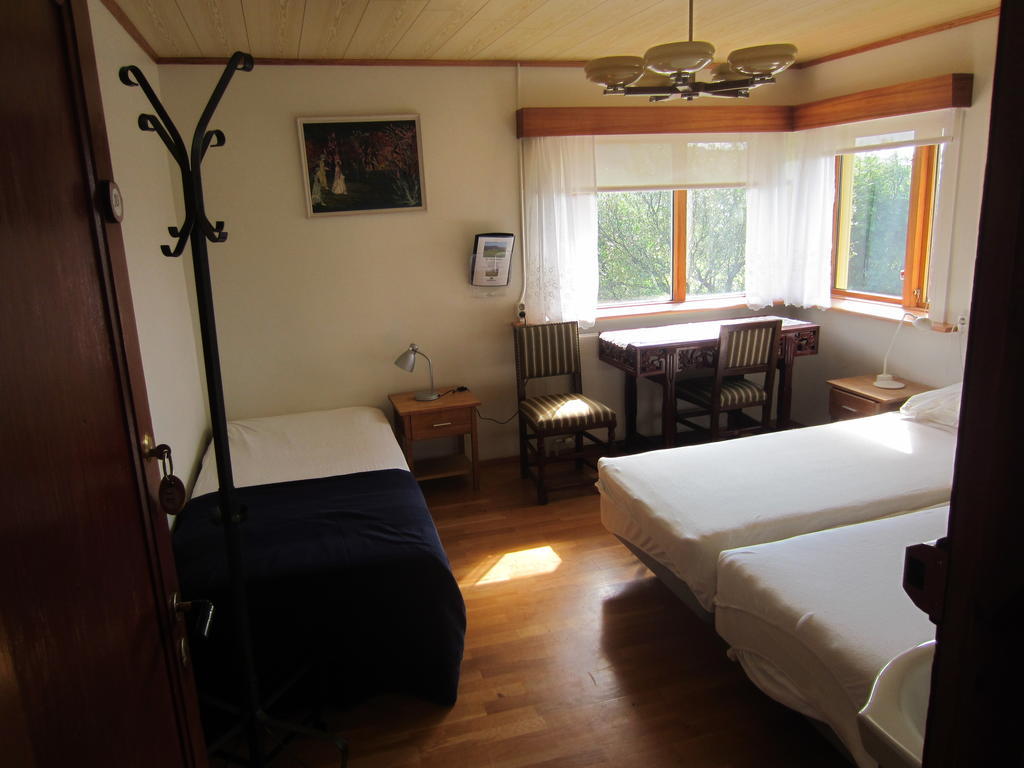Nes Guesthouse Рейкгольт Номер фото